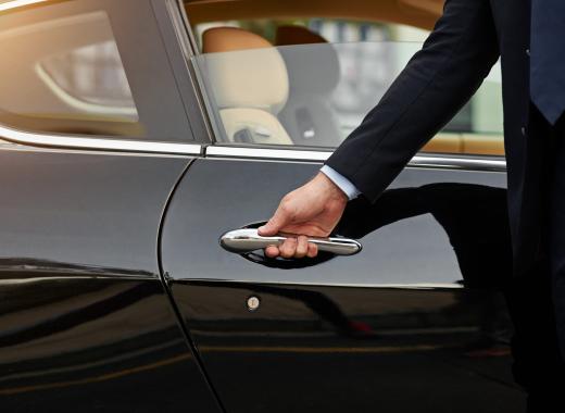 Chauffeur Service in Qatar: The Smart Way to Travel in Style and Comfort