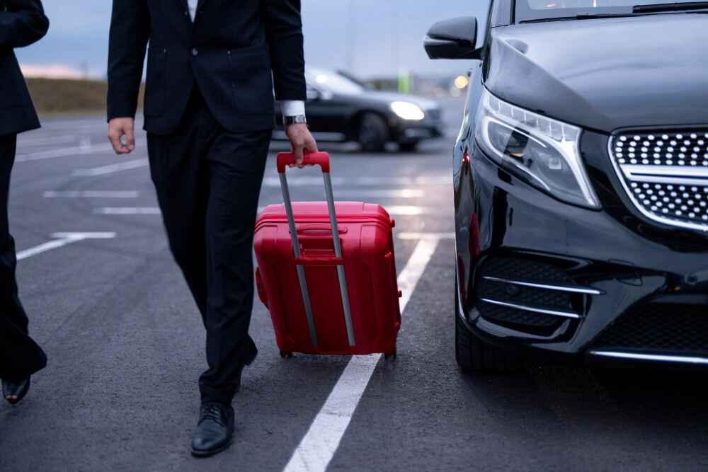 Arrive in Style: The Ultimate Guide to Doha International Airport Car Rental and Luxury Travel in Qatar