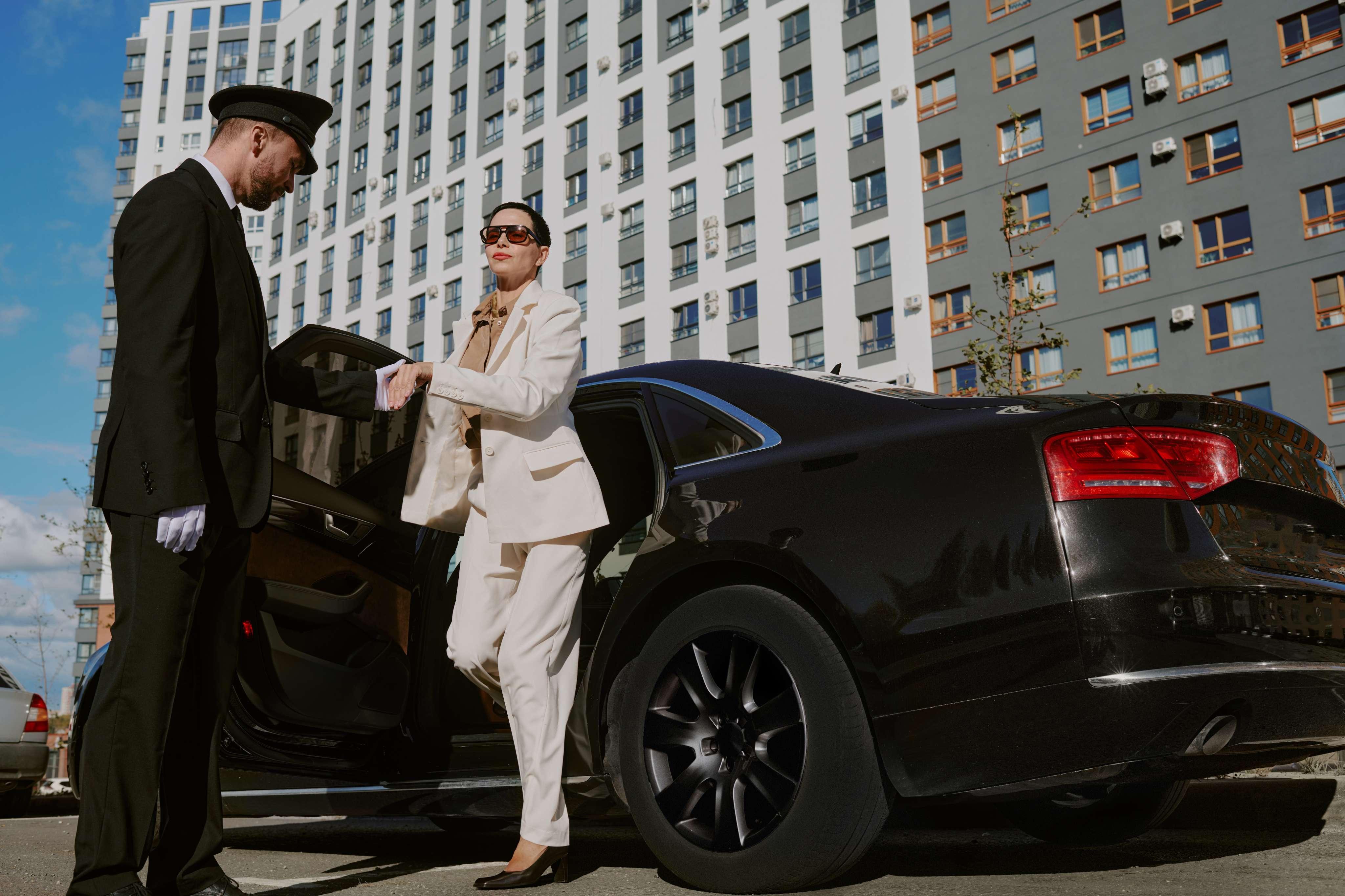 Experience VIP Travel with the Finest Luxury Car Chauffeur Service Qatar