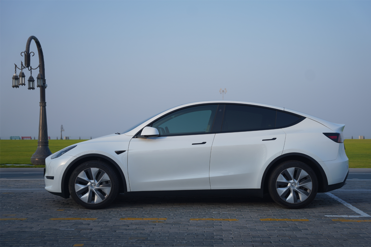 Pros and Cons of electrical cars tesla